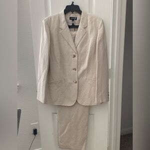 John Meyer Women's Beige Linen Rayon Pantsuit